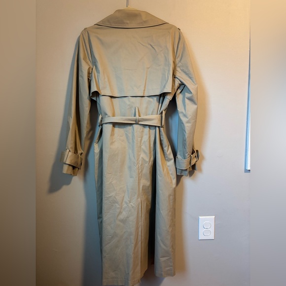 Banana Republic Women's Beige Trench Coat - Picture 5 of 6